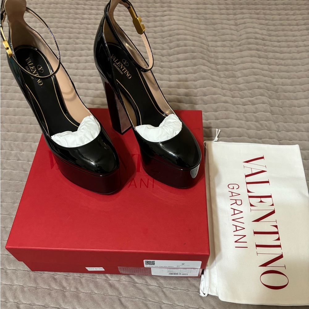 Valentino Garavani Tan-Go Platform Pumps